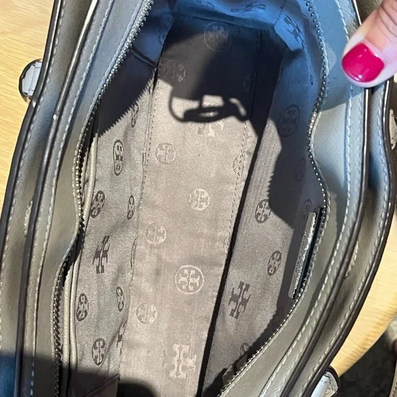 Tory Burch Robinson Small Zip Leather Tote - Picture 12 of 17